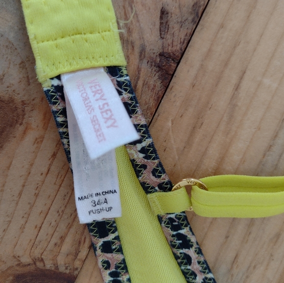 Victoria's Secret Vintage Yellow Very Sexy Push Up Bra with Graphic Size 34A - Picture 4 of 8